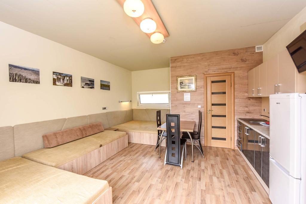 Apartamentai Trys Pusys Šventoji Exteriör bild