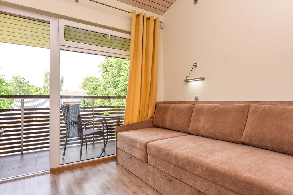 Apartamentai Trys Pusys Šventoji Exteriör bild