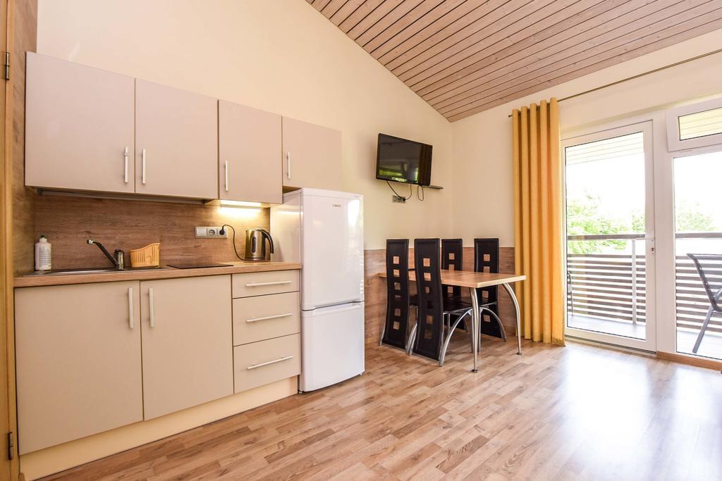 Apartamentai Trys Pusys Šventoji Exteriör bild